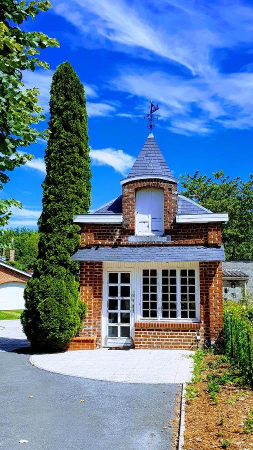 Studio En Rez-De-Chaussee - Le Petit Chateau Avesnois - Tv - Wifi - Logement Entier Avesnes-sur-Helpe Exterior photo